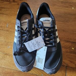 🍂 NWT Adidas Women's Run 70s 2.0 Retro Sneaker